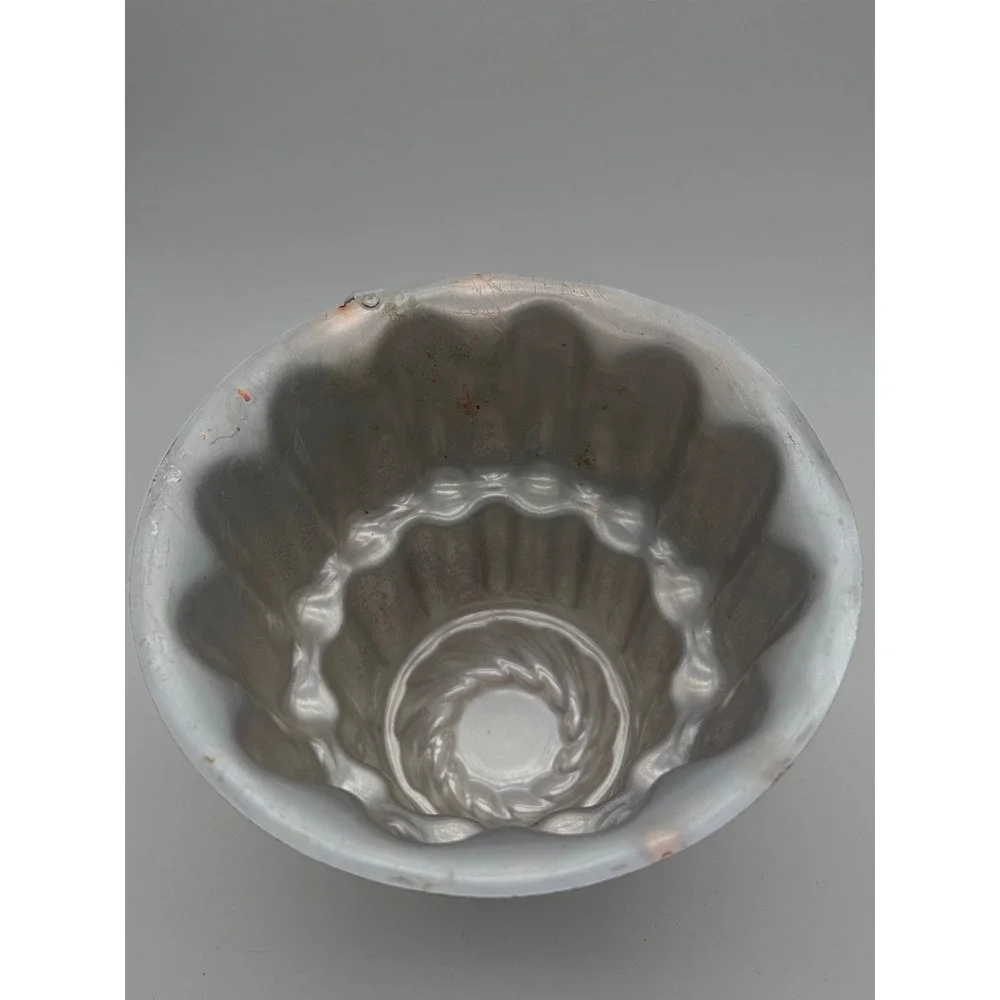 Vintage Aluminum Tiered Jello Mold Fluted Swirl Scalloped Cake Tin Silver Tone